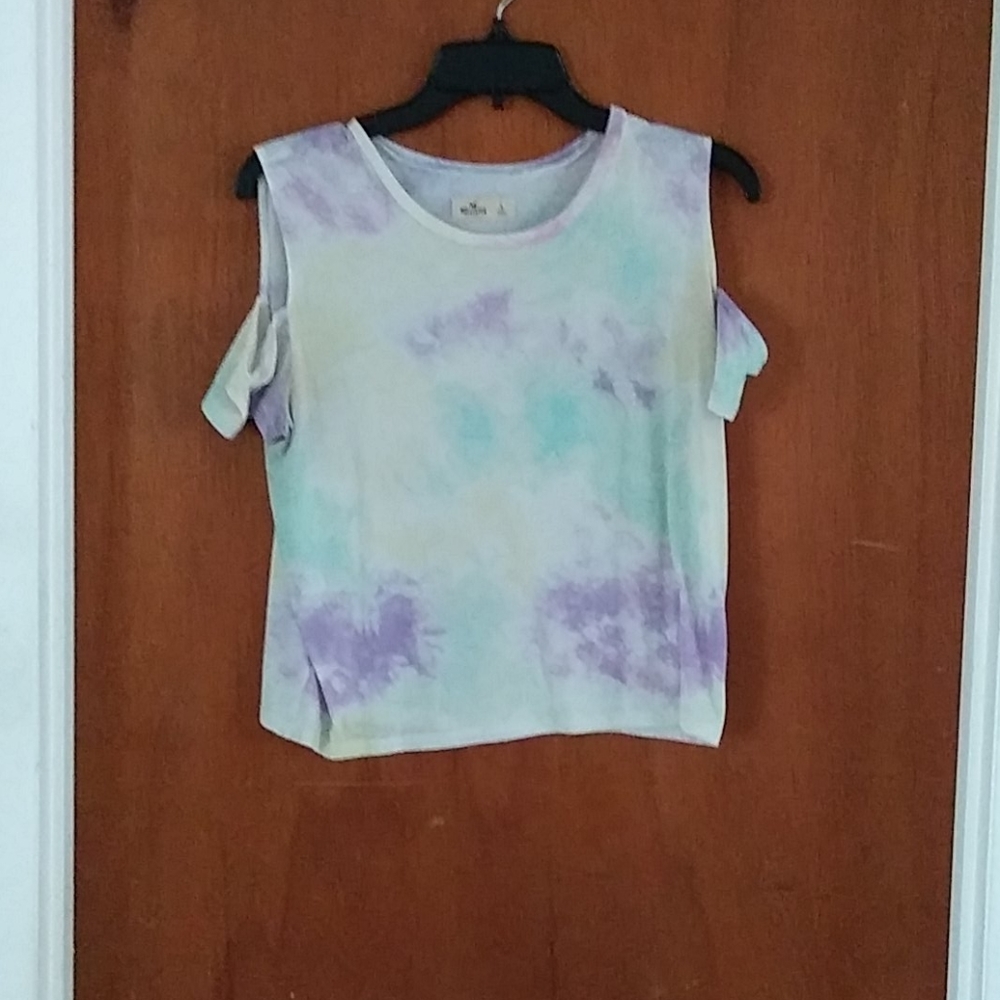 Cold shoulder top